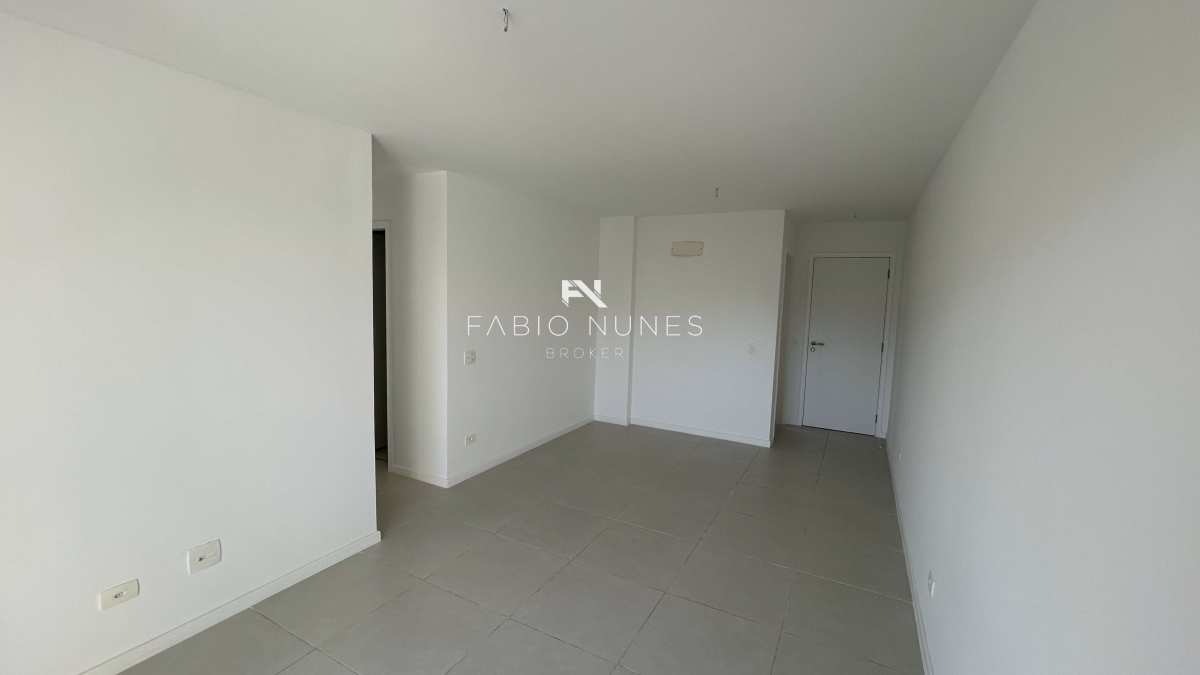 Sala em 2 ambientes com infra para Ar split. - Apartamento à venda em Rio de Janeiro, Recreio dos Bandeirantes, com 3 quartos, 87,00m²