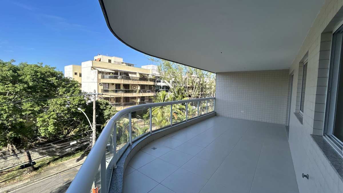 Ampla varanda frontal. - Apartamento à venda em Rio de Janeiro, Recreio dos Bandeirantes, com 3 quartos, 109,00m²