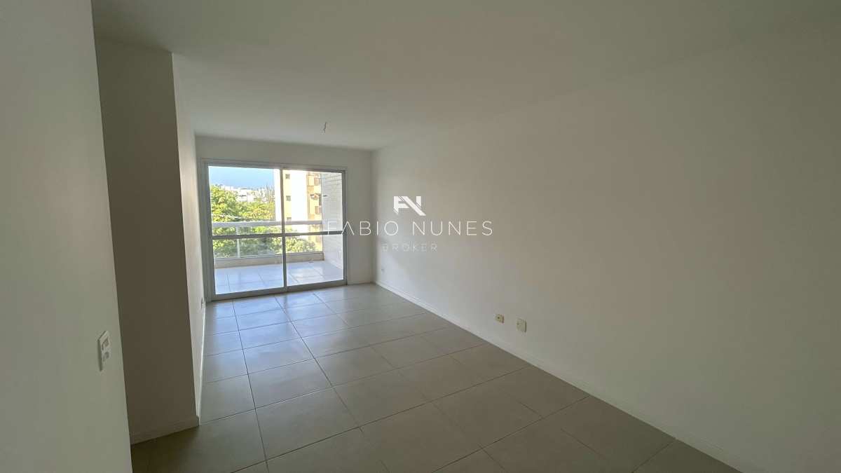 Sala em 2 ambientes com infra para Ar split. - Apartamento à venda em Rio de Janeiro, Recreio dos Bandeirantes, com 3 quartos, 109,00m²
