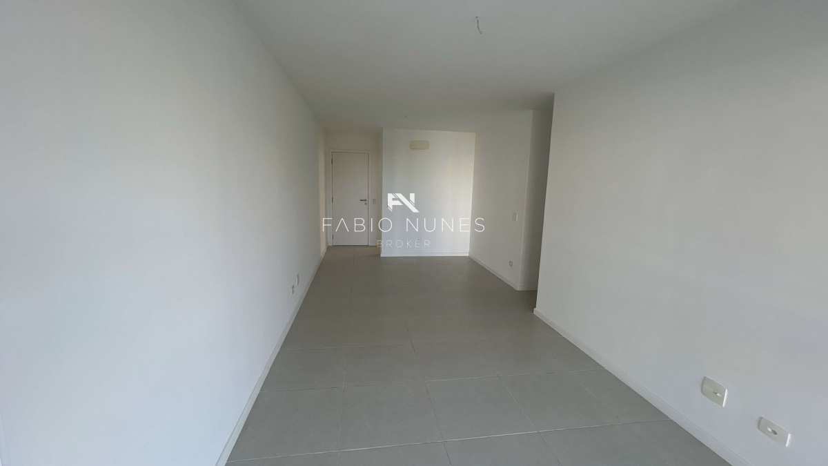 Sala em 2 ambientes com infra para Ar split. - Apartamento à venda em Rio de Janeiro, Recreio dos Bandeirantes, com 3 quartos, 109,00m²